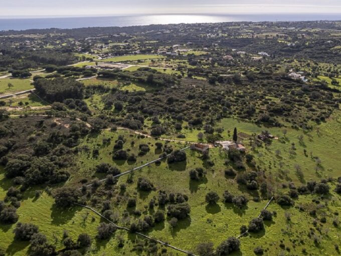 Large building plot for sale in Porches, Algarve 1
