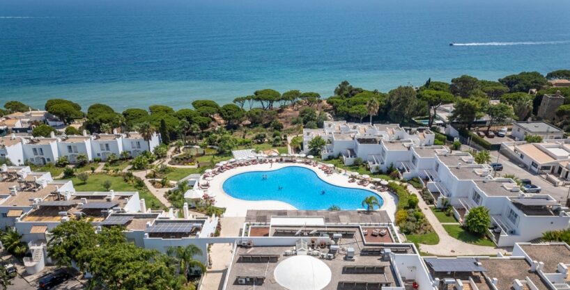 Sea front townhouse for sale in Albufeira, Algarve 2